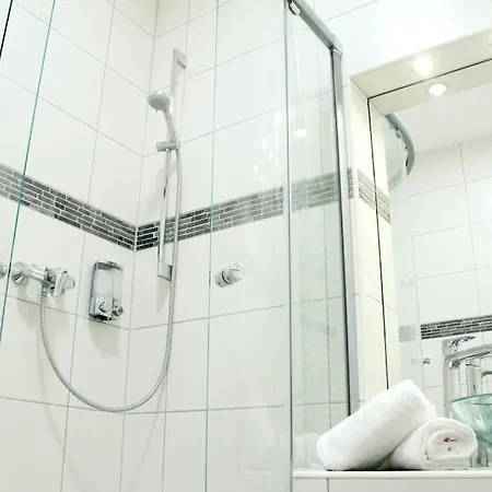 Secret Hideaways Cozystudio 1 Superior Mit Wifi L 450m Bis Uni L Zoo Apartment